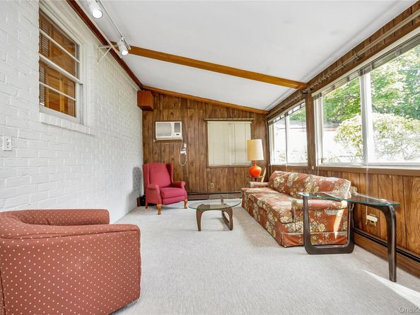 33 Grant Street, Hempstead NY 11550