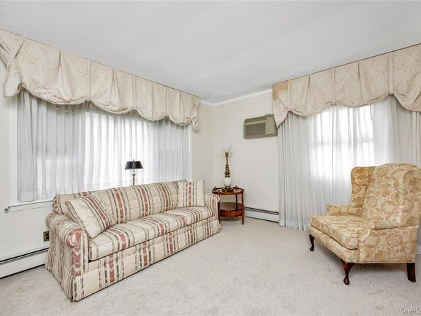 33 Grant Street, Hempstead NY 11550