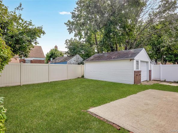 33 Grant Street, Hempstead NY 11550