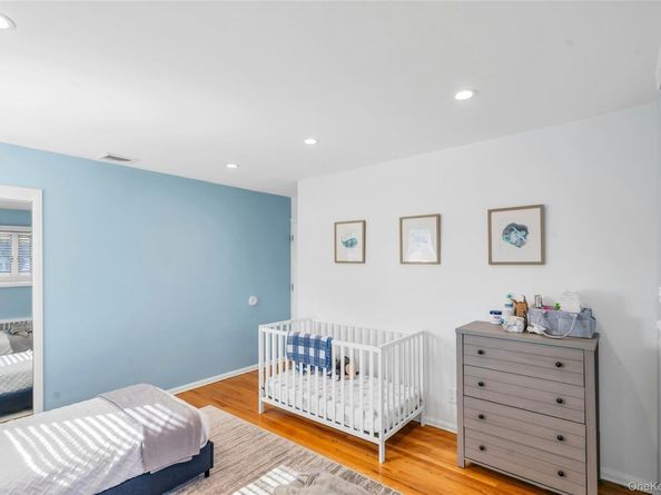 18 Haypath Road, Bethpage NY 11714