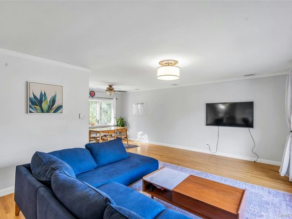 18 Haypath Road, Bethpage NY 11714