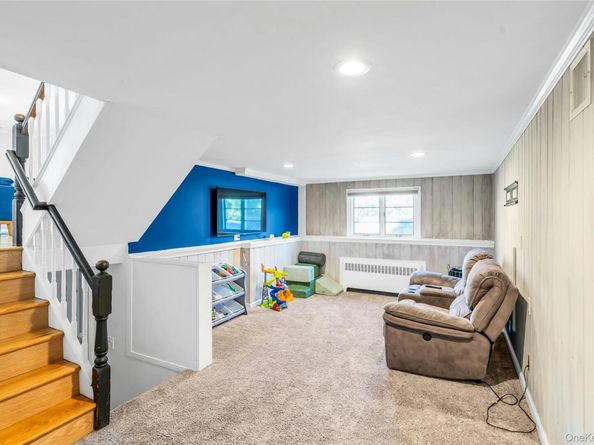 18 Haypath Road, Bethpage NY 11714