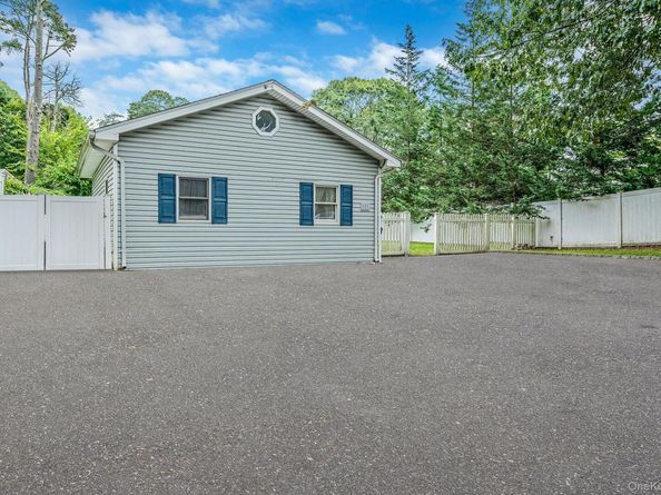 20 Kirby Lane, Lake Ronkonkoma NY 11779