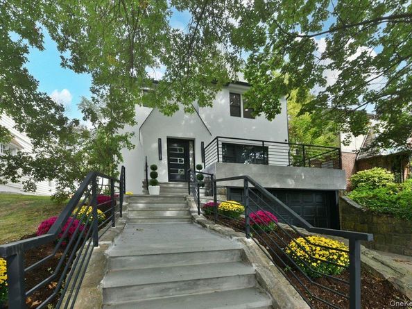 19127 Foothill Avenue, Holliswood NY 11423
