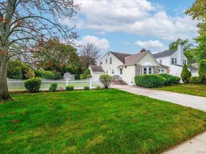 10 Cornell Place, East Rockaway NY 11518