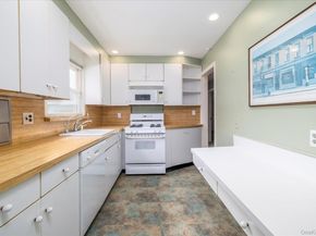 10 Cornell Place, East Rockaway NY 11518