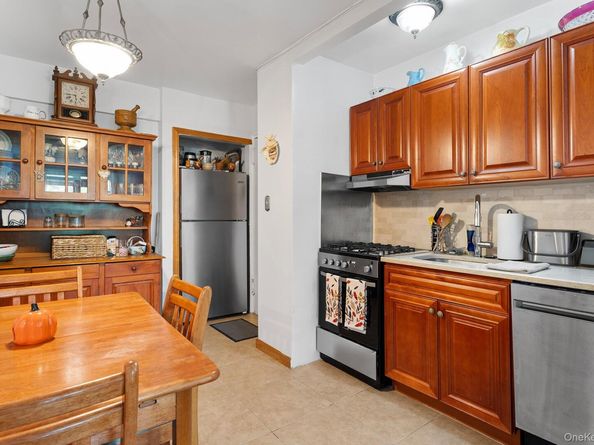9040 Fort Hamilton Parkway 3, Brooklyn NY 11209