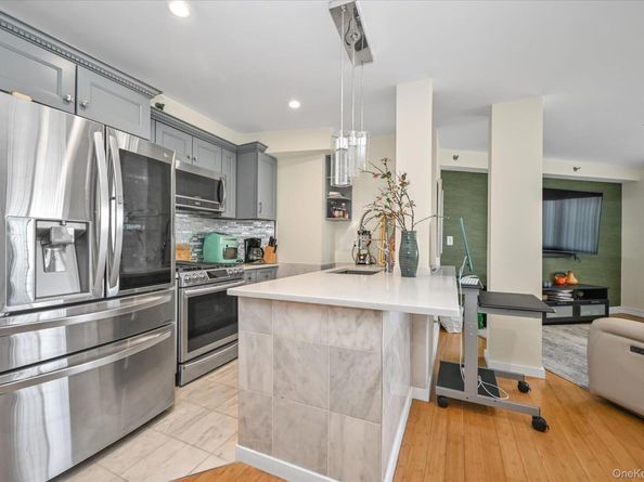 81-14 Queens Boulevard PH6C, Elmhurst NY 11373