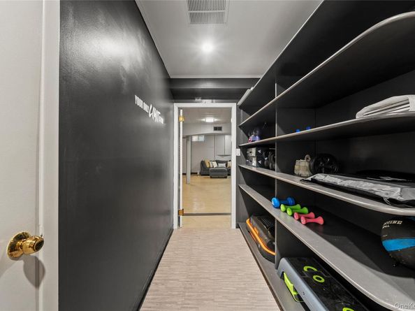 55 Rolling Hill Lane, Old Westbury NY 11568