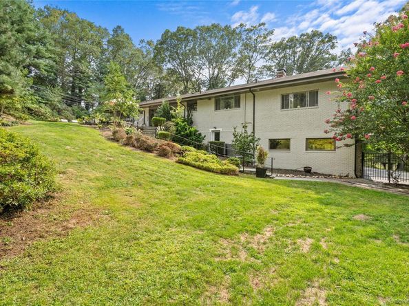 55 Rolling Hill Lane, Old Westbury NY 11568