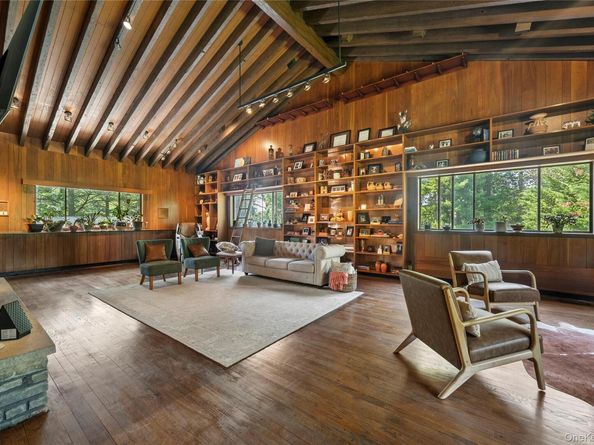 55 Rolling Hill Lane, Old Westbury NY 11568