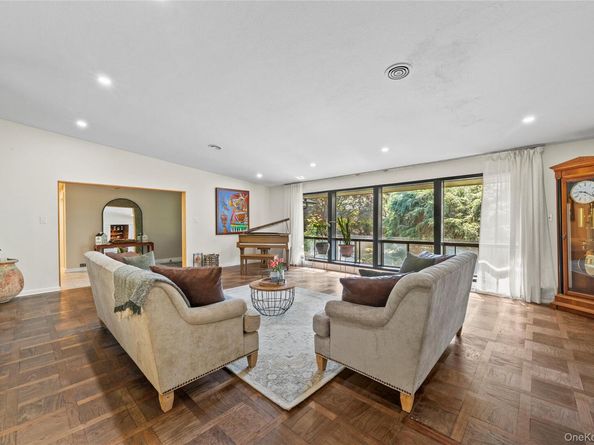 55 Rolling Hill Lane, Old Westbury NY 11568