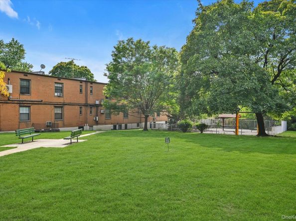 134-08 Jewel Avenue 1A, Flushing NY 11367