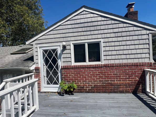 614 Bond Court, North Merrick NY 11566