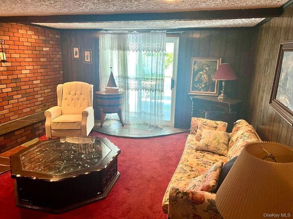 614 Bond Court, North Merrick NY 11566