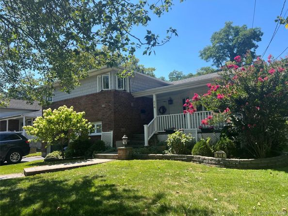 614 Bond Court, North Merrick NY 11566