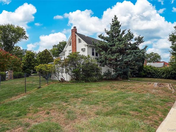 52-50 Little Neck Parkway, Little Neck NY 11362