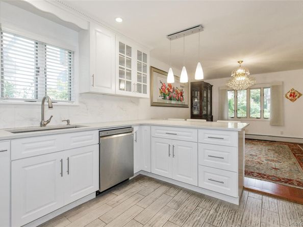 43 ELM Street, Great Neck NY 11021