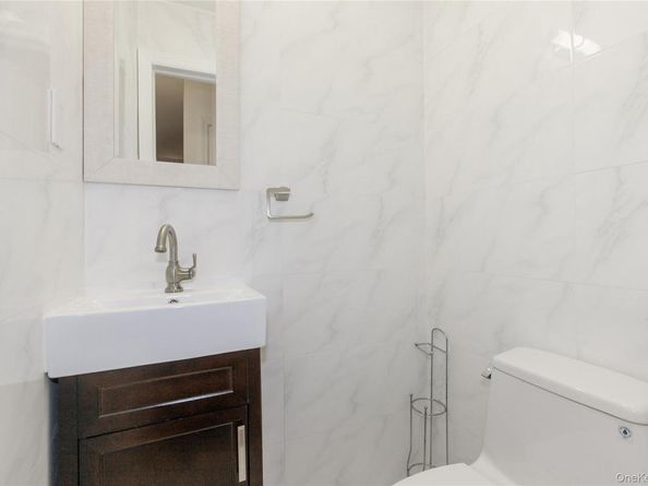 43 ELM Street, Great Neck NY 11021