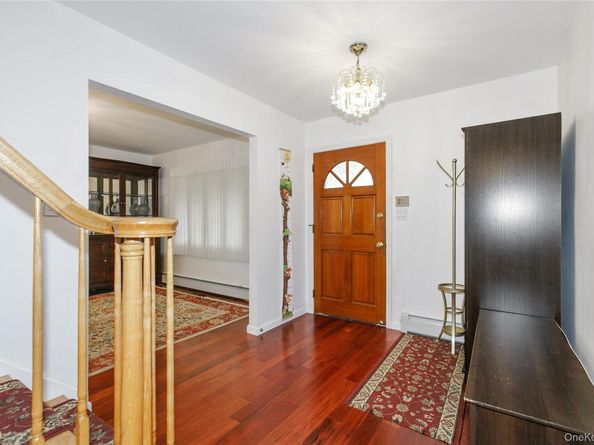 43 ELM Street, Great Neck NY 11021