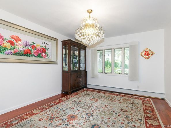 43 ELM Street, Great Neck NY 11021