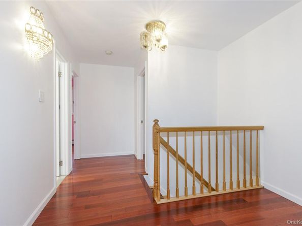 43 ELM Street, Great Neck NY 11021