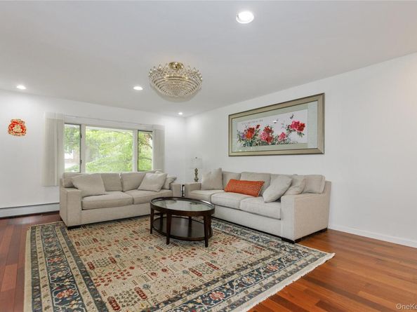 43 ELM Street, Great Neck NY 11021