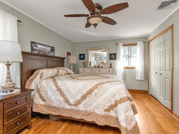 84 Lake Road, Greenlawn NY 11740