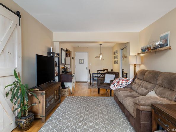 55 Monroe Boulevard 2H, Long Beach NY 11561