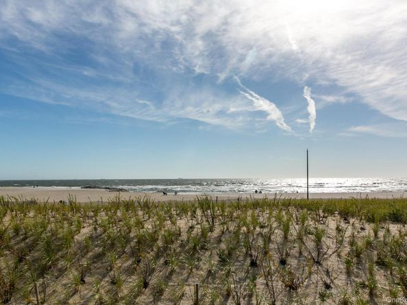 55 Monroe Boulevard 2H, Long Beach NY 11561