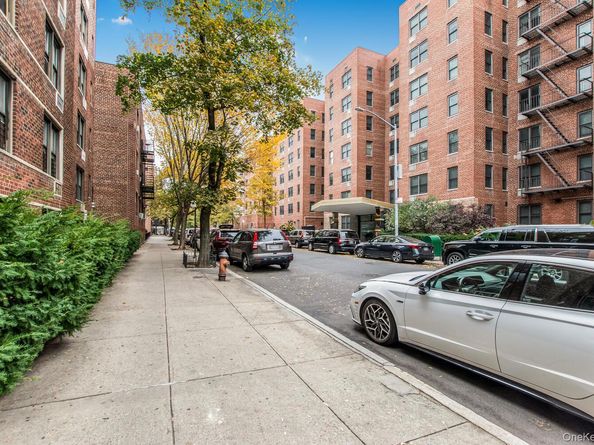 2165 Matthews Avenue Matthews 4B, Bronx NY 12462