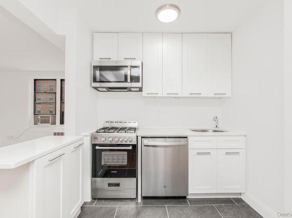 2165 Matthews Avenue Matthews 4B, Bronx NY 12462