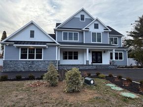 34 Calumet Drive, Dix Hills NY 11746