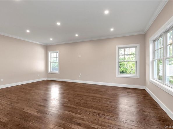 34 Calumet Drive, Dix Hills NY 11746