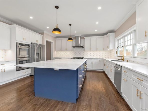 34 Calumet Drive, Dix Hills NY 11746