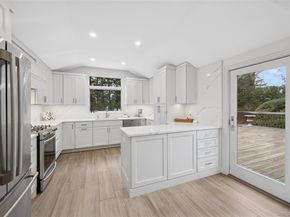 17 Dover Lane, Old Bethpage NY 11804