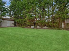 17 Dover Lane, Old Bethpage NY 11804