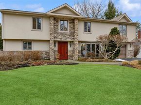 17 Dover Lane, Old Bethpage NY 11804