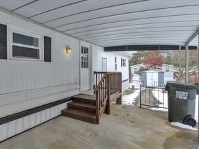 525-183 Riverleigh Avenue 183, Riverhead NY 11901