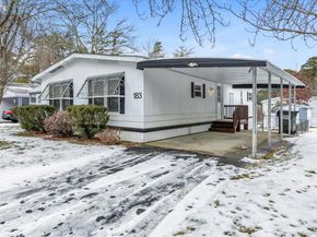 525-183 Riverleigh Avenue 183, Riverhead NY 11901