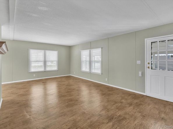 525-183 Riverleigh Avenue 183, Riverhead NY 11901