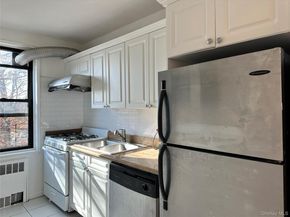 150-29 72 Garden 3L, Kew Garden Hills NY 11367