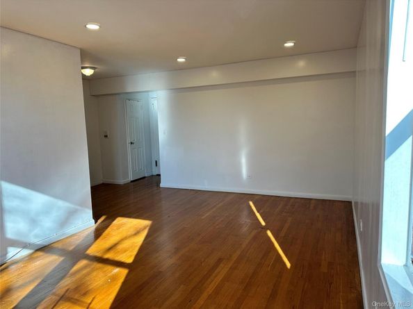 150-29 72 Garden 3L, Kew Garden Hills NY 11367