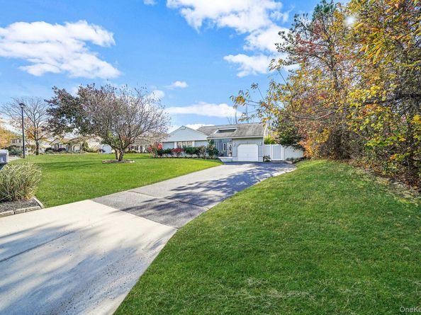 4 Malcolm Street, Bellport NY 11713