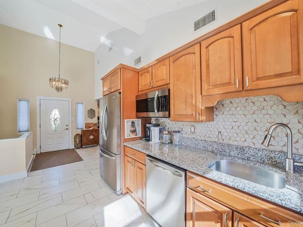 4 Malcolm Street, Bellport NY 11713