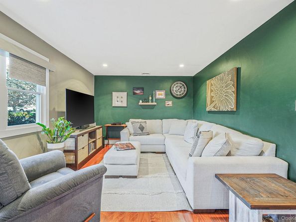 4 Malcolm Street, Bellport NY 11713