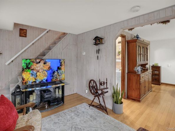 103 Wauwepex Trail, Ridge NY 11961