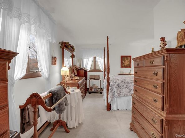 103 Wauwepex Trail, Ridge NY 11961