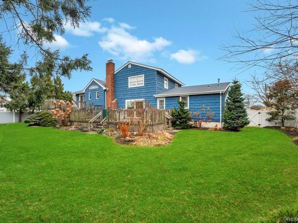 65 Waterview Avenue, Massapequa NY 11758