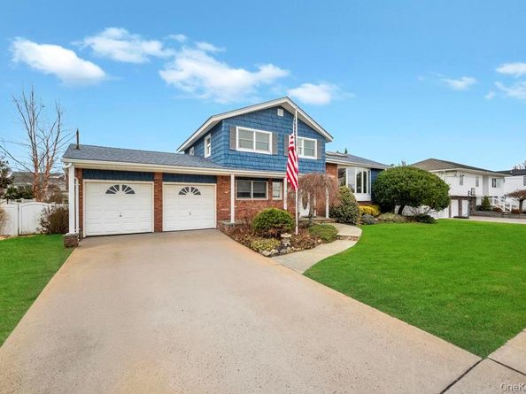 65 Waterview Avenue, Massapequa NY 11758